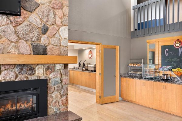 AmericInn Lodge & Suites Bemidji